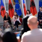 Certifikohen 112 Oficerë të rinj Sigurie, një armatë profesionistësh që i shtohen shkollave në mbarë vendin, si një garanci më shumë për rritjen e sigurisë në institucionet arsimore dhe mbrojtjen e fëmijëve